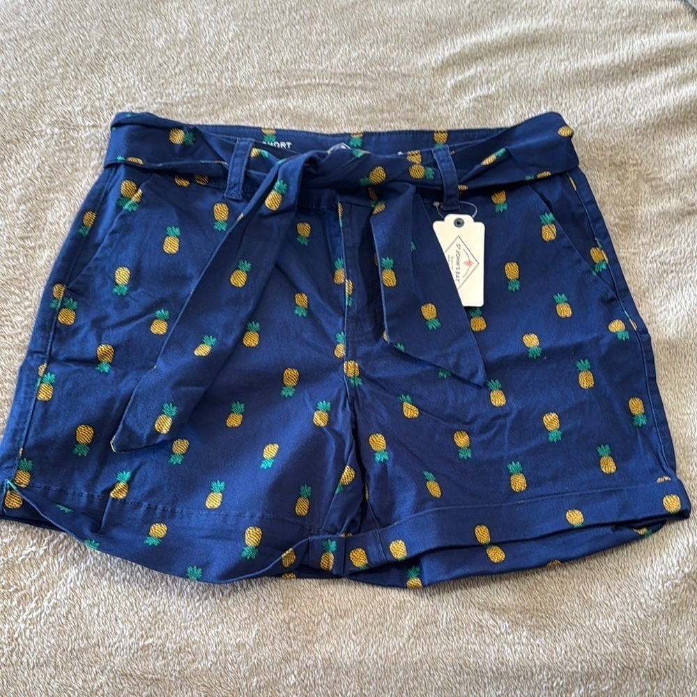 St John’s Bay NWT Woman’s Tie 5”‎ Pineapple Print  Shorts